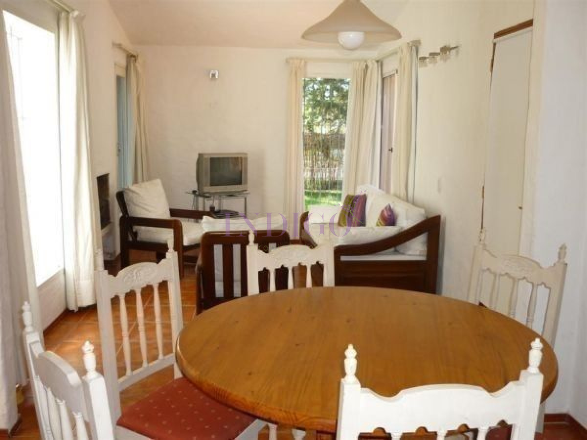 Casa Ref.255 - Casa en alquiler en La Barra, 2 dormitorios .