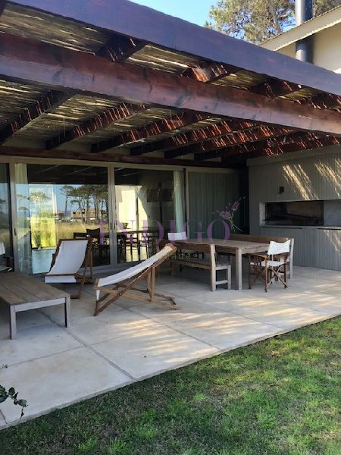 Casa Ref.326 - Excelente propiedad en venta y alquiler en  Pinar del Faro. Ambientes super cancheros, muy bien equipada.