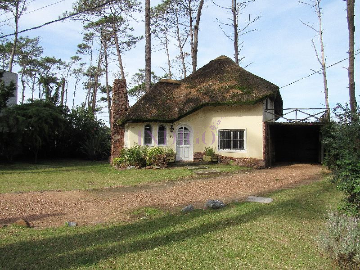 Casa Ref.39 - Venta y alquiler de casa en Montoya, 4 cuartos , muy bien ubicada.