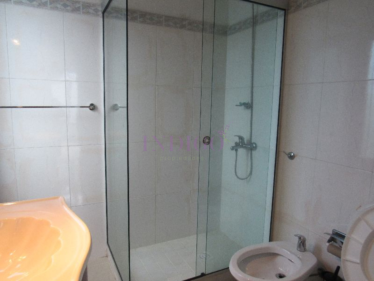 Casa Ref.40 - Alquiler con piscina en La Barra, 3 dormitorios  en suite mas pileta.