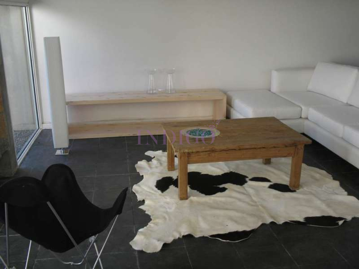 Casa Ref.60 - Muy buena casa en alquiler en  Manantiales , 3 dormitorios más cuarto de servicio.