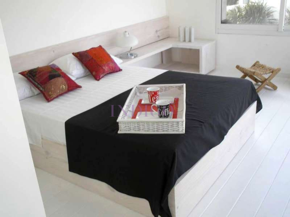 Casa Ref.60 - Muy buena casa en alquiler en  Manantiales , 3 dormitorios más cuarto de servicio.