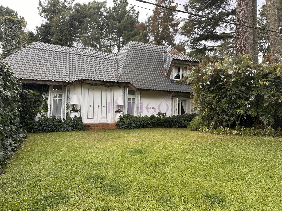 Casa Ref.1307 - Casa en venta en pinares