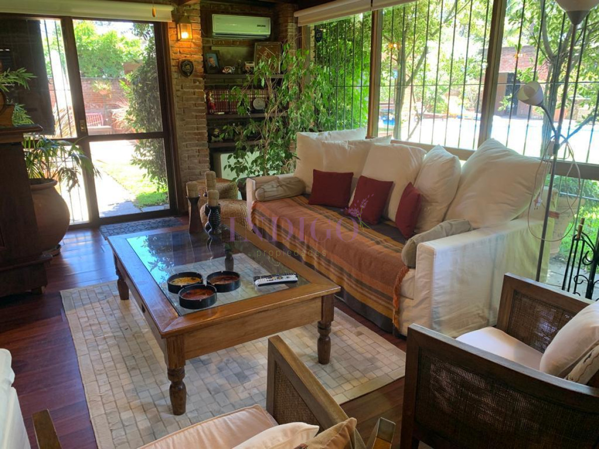 Casa Ref.12 - Casa en venta Avenida Roosevelt, Punta del Este 4 dormitorios .