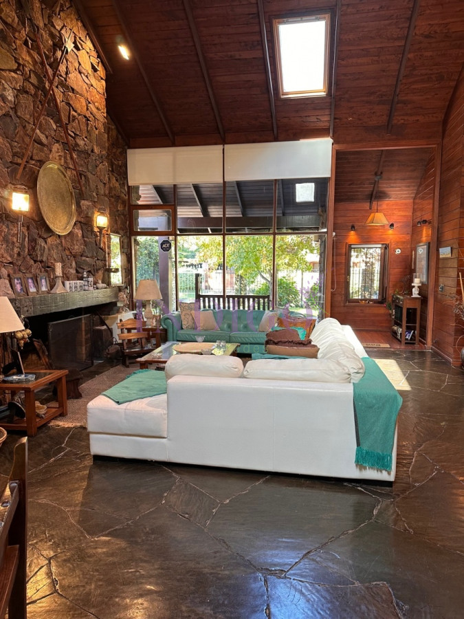 Casa Ref.12 - Casa en venta Avenida Roosevelt, Punta del Este 4 dormitorios .