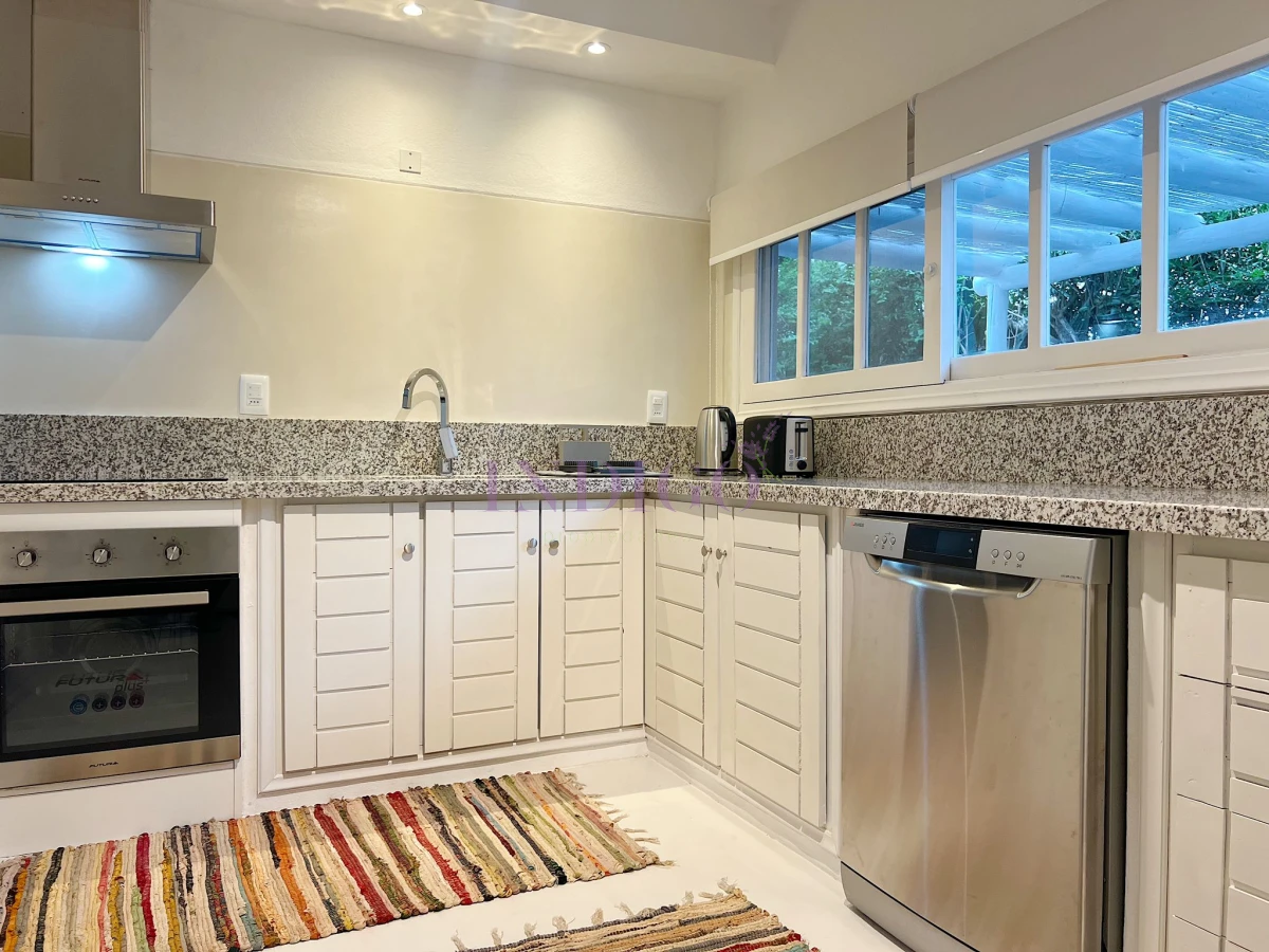 Casa Ref.251 - Casa venta en Montoya, 6 ambientes
