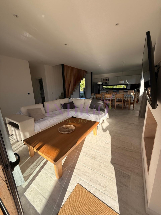 Casa Ref.1343 - Casa en alquiler La barra, 3 dorm, 3 baños, parrillero.