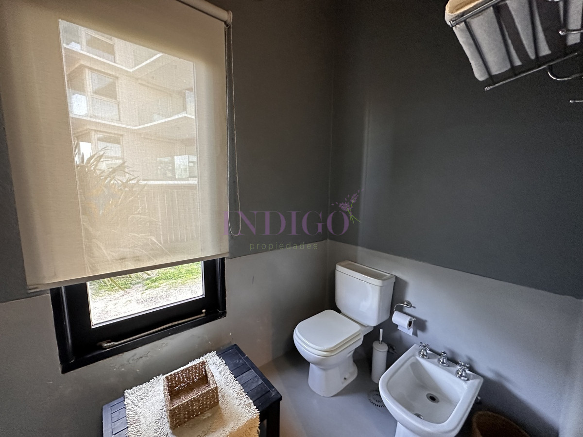 Casa Ref.1103 - Casa en alquiler en Manantiales 3 dorm y dependencia con piscina