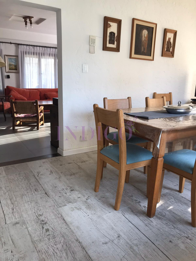 Casa Ref.257 -  Muy linda casa en alquiler en playa Mansa, 4 dormitorios .