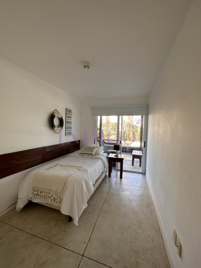 Casa Ref.339 - Espectacular casa en venta y alquiler con toda la vista al mar en la zona mas exclusiva de Punta del Este.