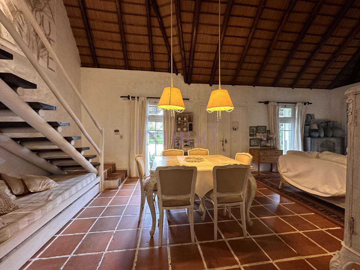 Casa Ref.1307 - Casa en venta en pinares