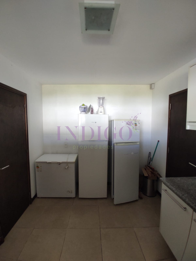 Casa Ref.208 - Muy buena casa en alquiler a pasitos del agua en Montoya, 5 dormitorios .