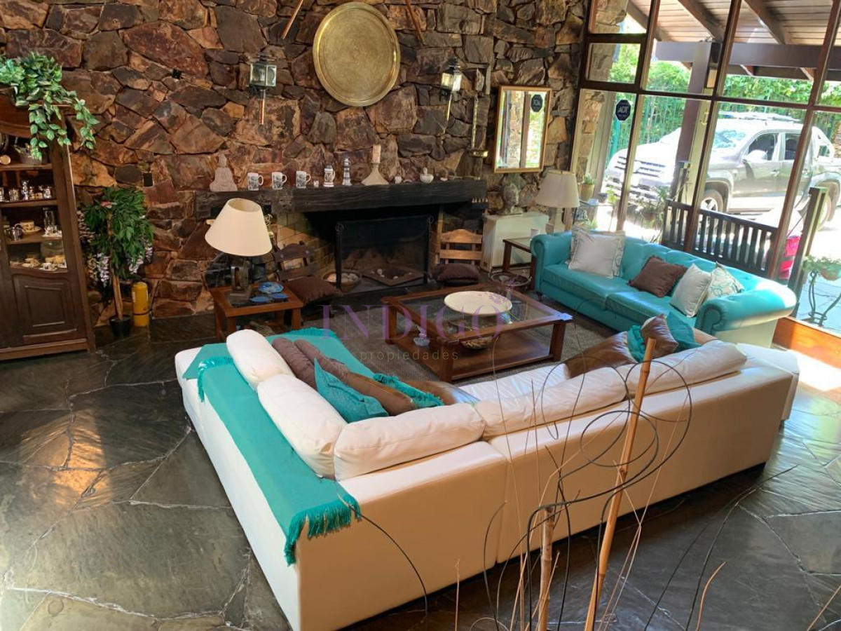 Casa Ref.12 - Casa en venta Avenida Roosevelt, Punta del Este 4 dormitorios .