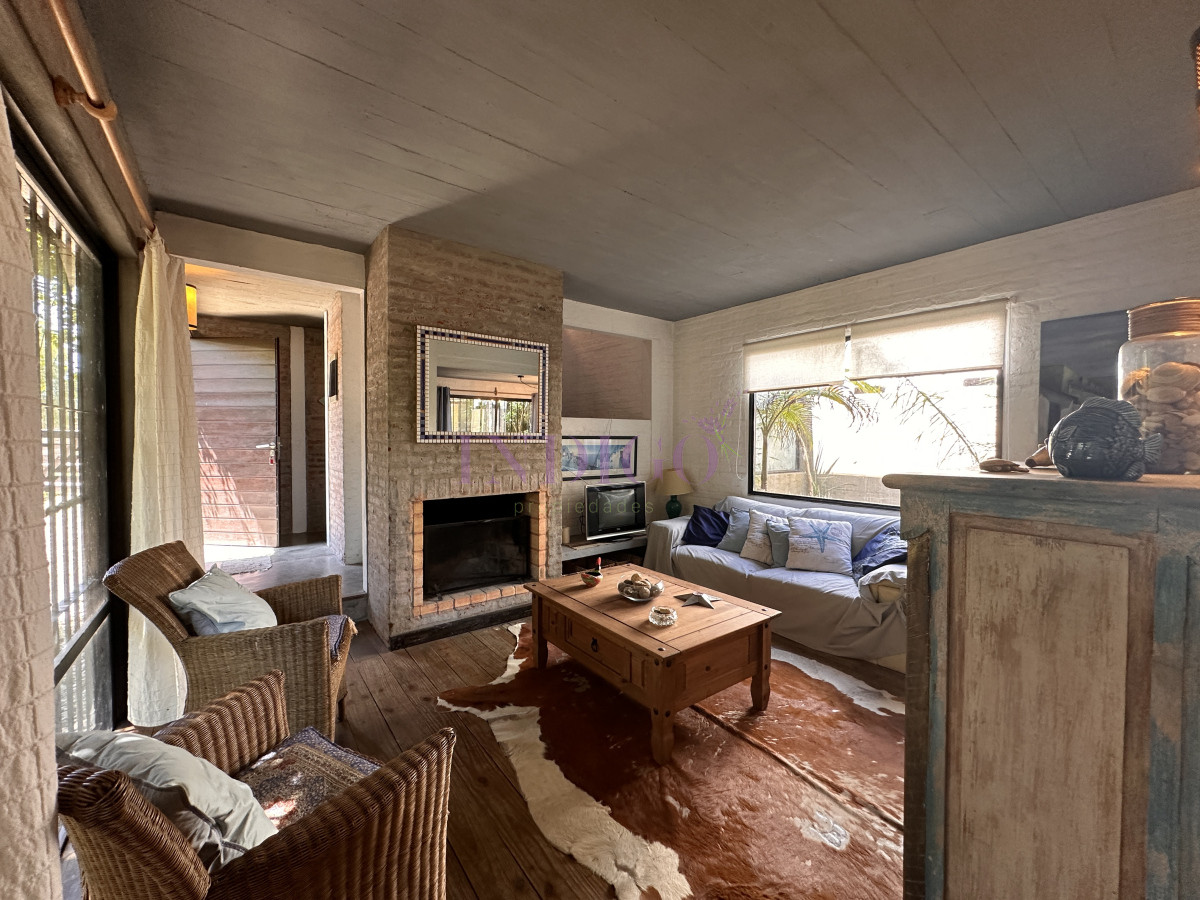 Casa Ref.1266 - Casa en La Barra, 3 dorm y 2 baños, en alquiler