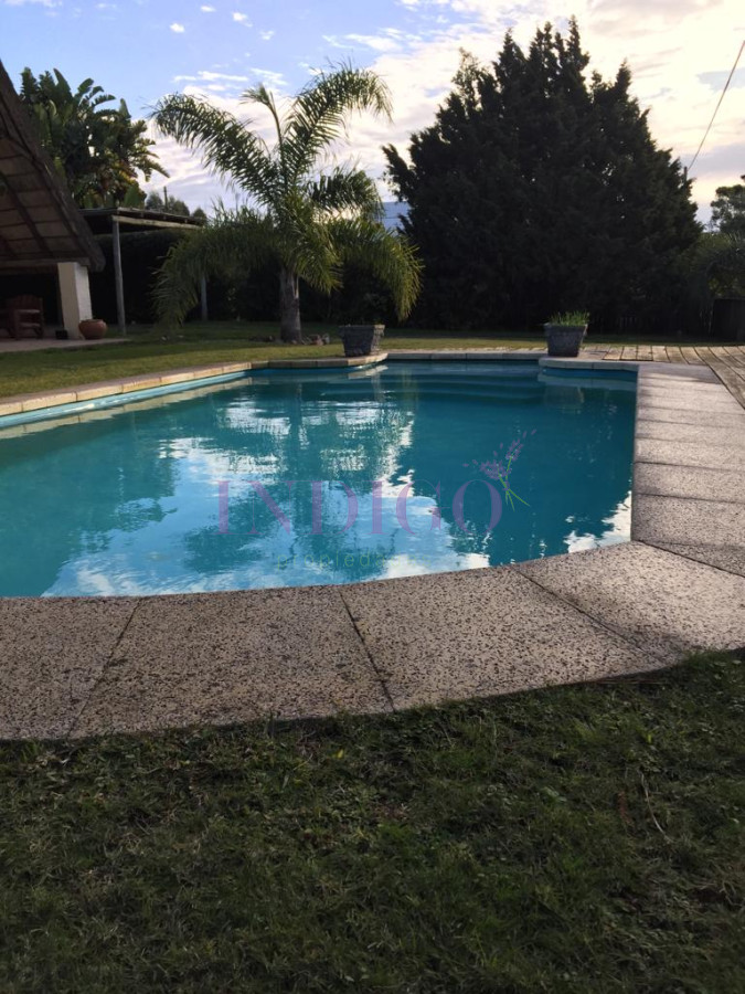 Casa Ref.838 - Casa en Venta, 3 Dormitorios, Piscina y Parrillero
