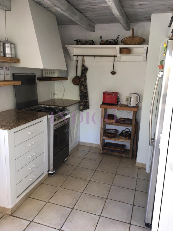 Casa Ref.180 - Casa en venta La Barra, 4 dormitorios , muy cerca de La Posta del Cangrejo.