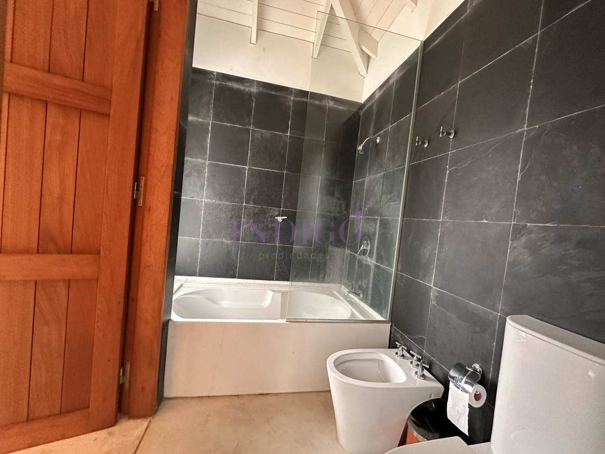 Casa Ref.1246 - Laguna blanca, casa en alquiler y venta.