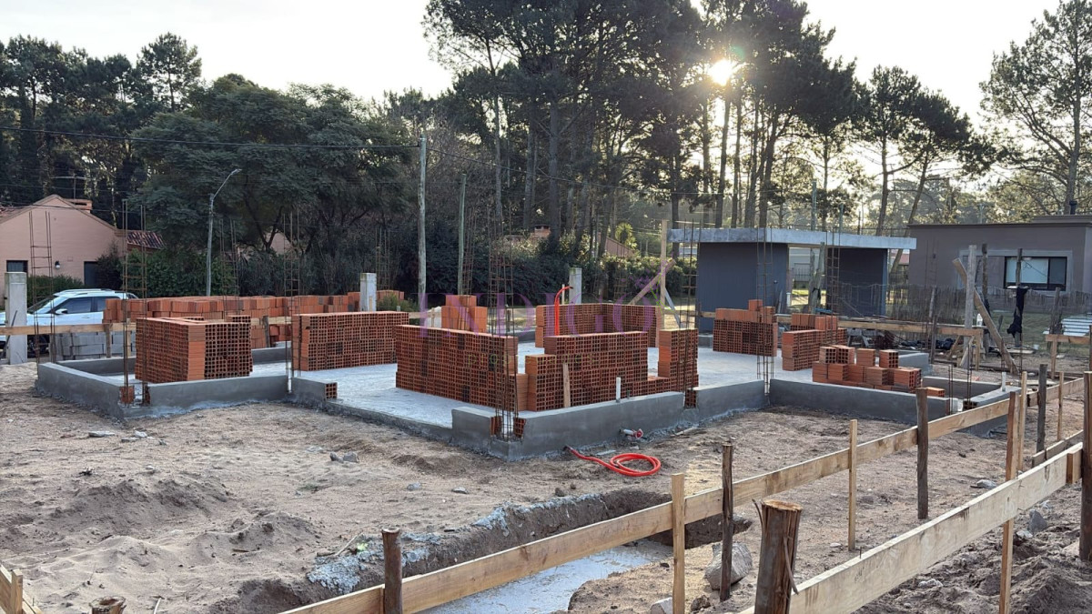 Casa Ref.1306 - En venta, con financiación bancaria, en pozo, entrega en 6 meses.