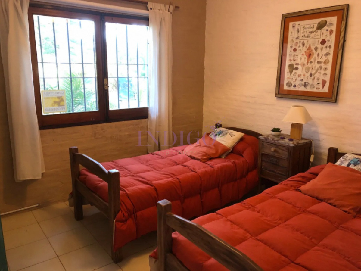 Casa Ref.74 - Alquiler casa en Montoya de 5 dormitorios muy cerca del agua.