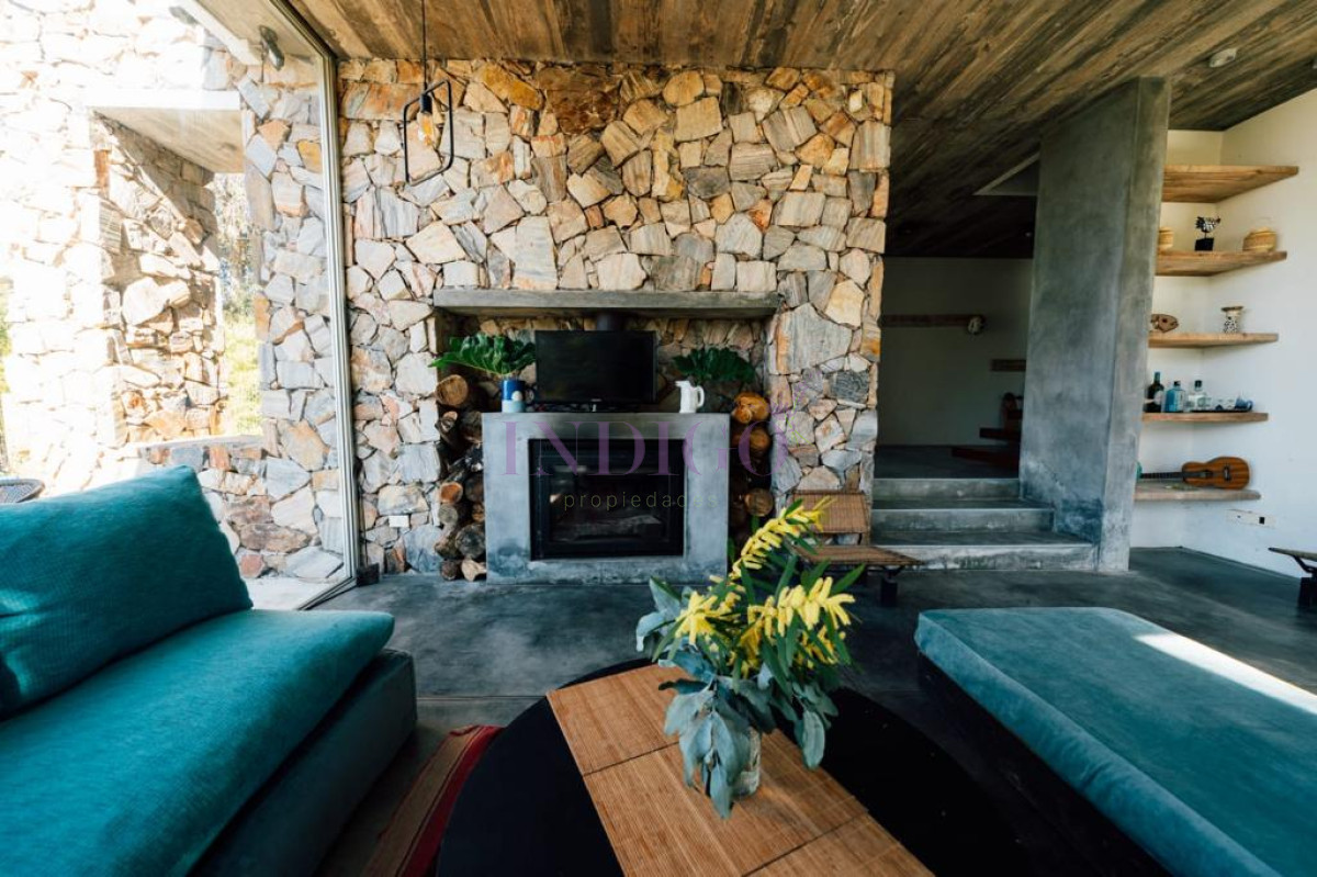 Casa Ref.891 - Casa en  venta Santa Mónica en frente a la Laguna, 2 dormitorios 2 baños