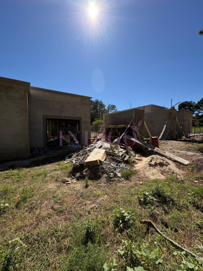 Casa Ref.1306 - En venta, con financiación bancaria, en pozo, entrega en 6 meses.