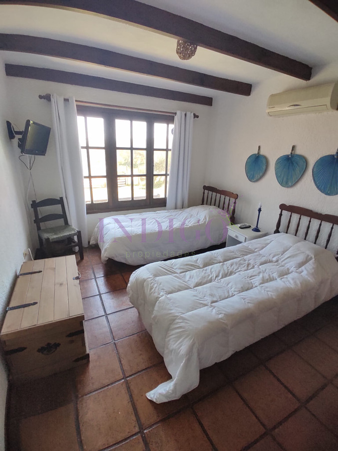 Casa Ref.739 - Amplio quincho con vistas al mar, 3 dormitorios con dependencia y un gran parillero