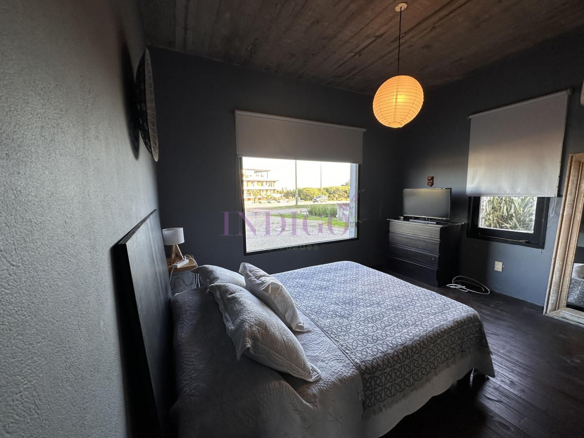 Casa Ref.1103 - Casa en alquiler en Manantiales 3 dorm y dependencia con piscina