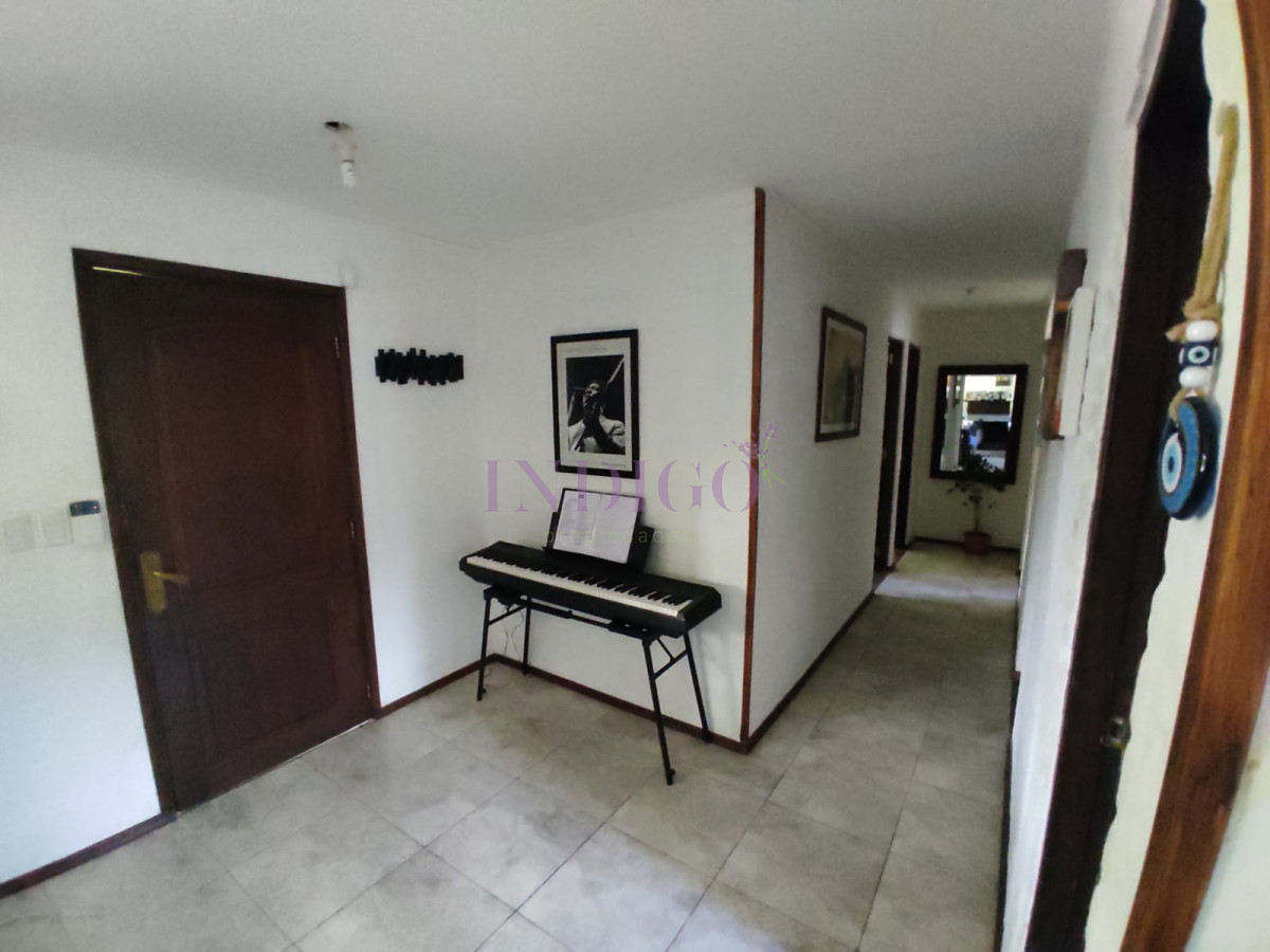 Casa Ref.488 - Casa con 3 Dormitorios, 2 Baños mas dependencia, piscina y parillero!