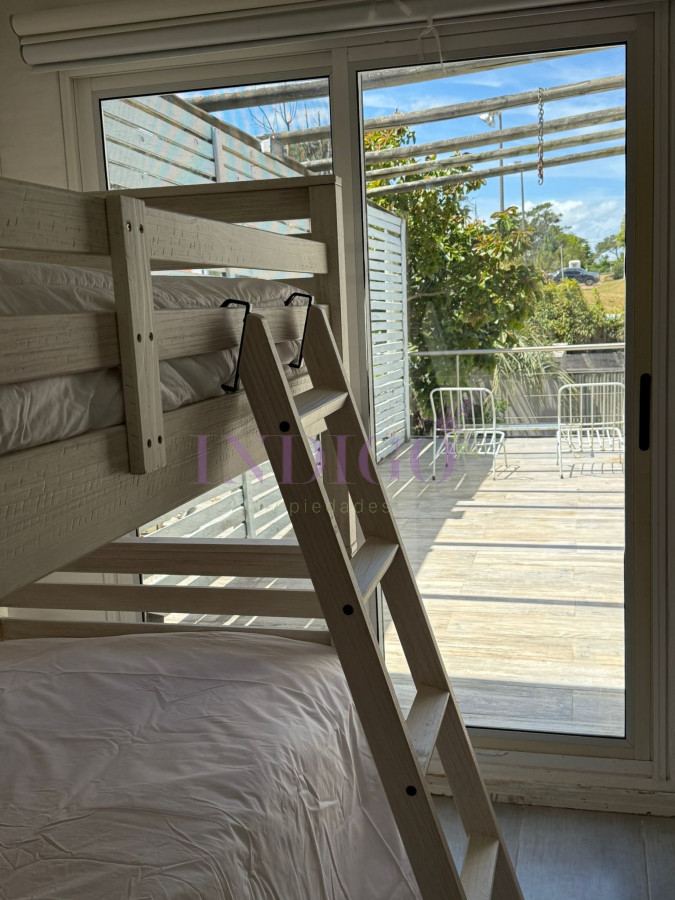 Casa Ref.1345 - Casa en alquiler La Barra, 4 dorm y dependencia de servicio.