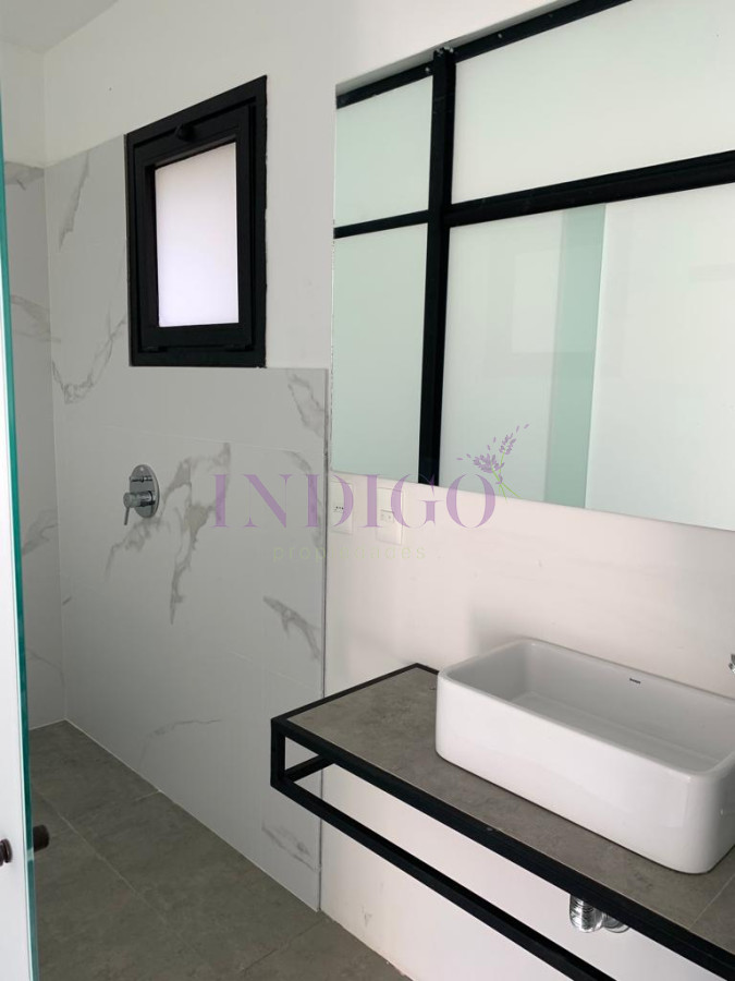 Casa Ref.851 - Casa en Montoya, 4 Dormitorios y 4 Baños, Parrillero y Piscina