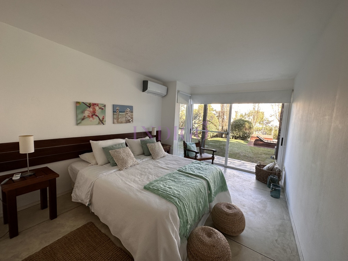 Casa Ref.339 - Espectacular casa en venta y alquiler con toda la vista al mar en la zona mas exclusiva de Punta del Este.