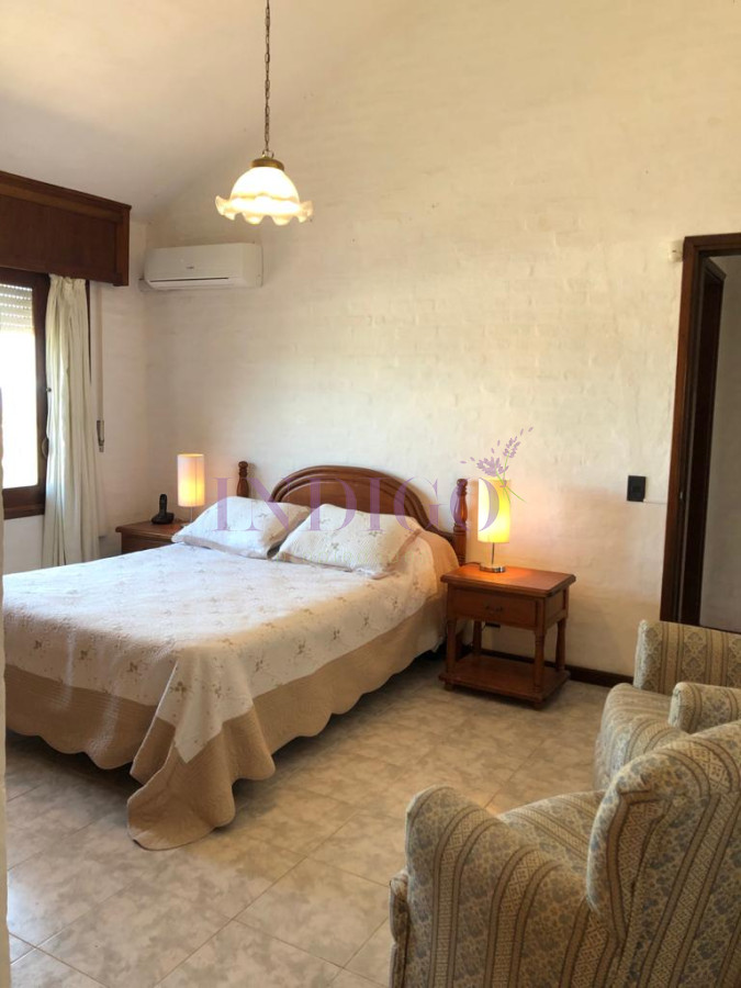 Casa Ref.126 - Casa en alquiler en pleno Manantiales, 3 dormitorios mas dependencia de servicio.