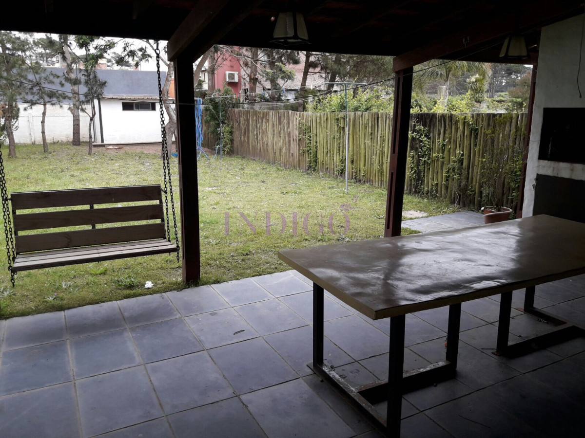Casa Ref.186 - Casa en Manantiales en alquiler  4 dormitorios.