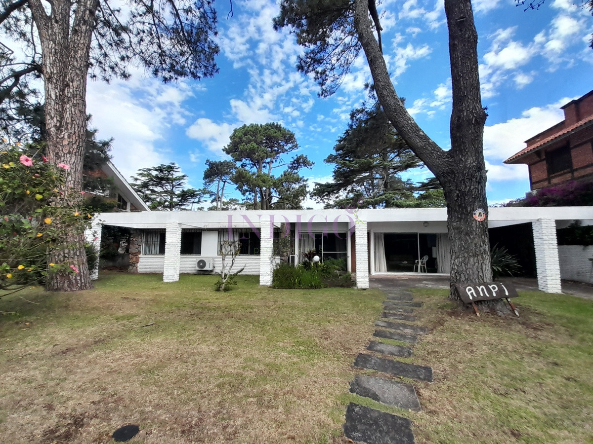 Casa Ref.926 - Alquiler de casa 3 Dormitorios en Punta del Este, Uruguay