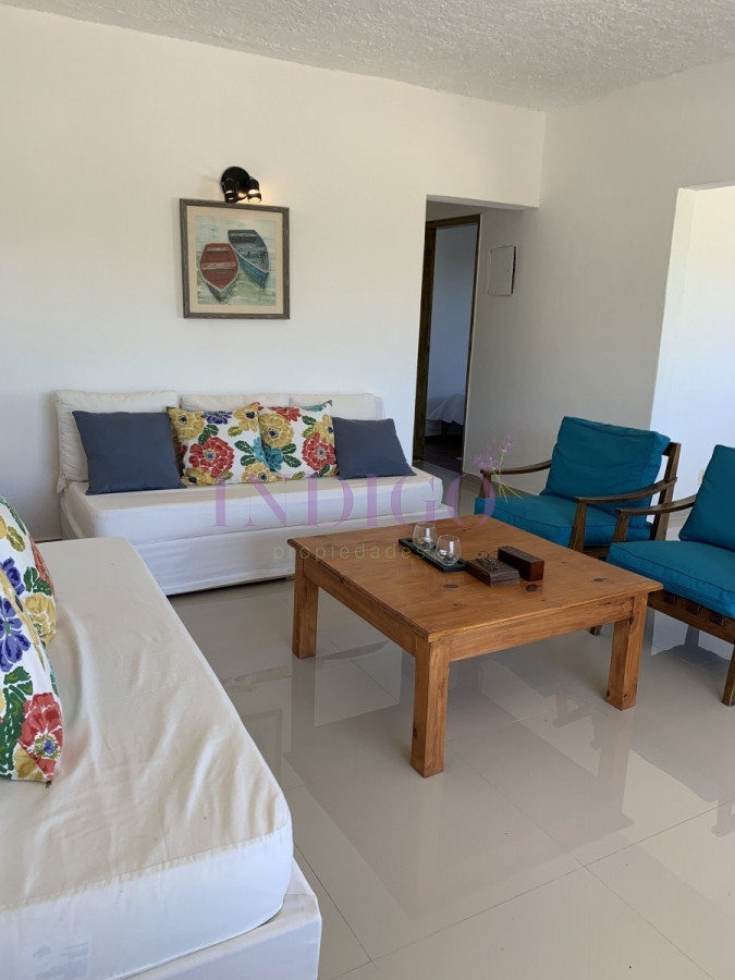 Casa Ref.738 - En Alquiler, Altos de punta Piedra, casa de 4 dorm con parrillero y piscina.