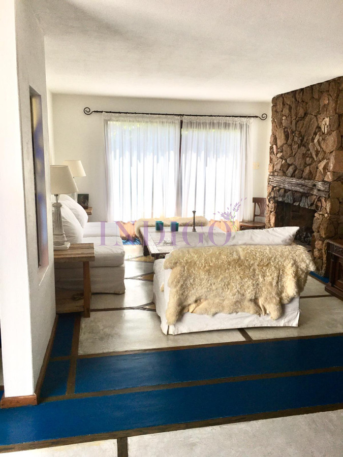Casa Ref.180 - Casa en venta La Barra, 4 dormitorios , muy cerca de La Posta del Cangrejo.