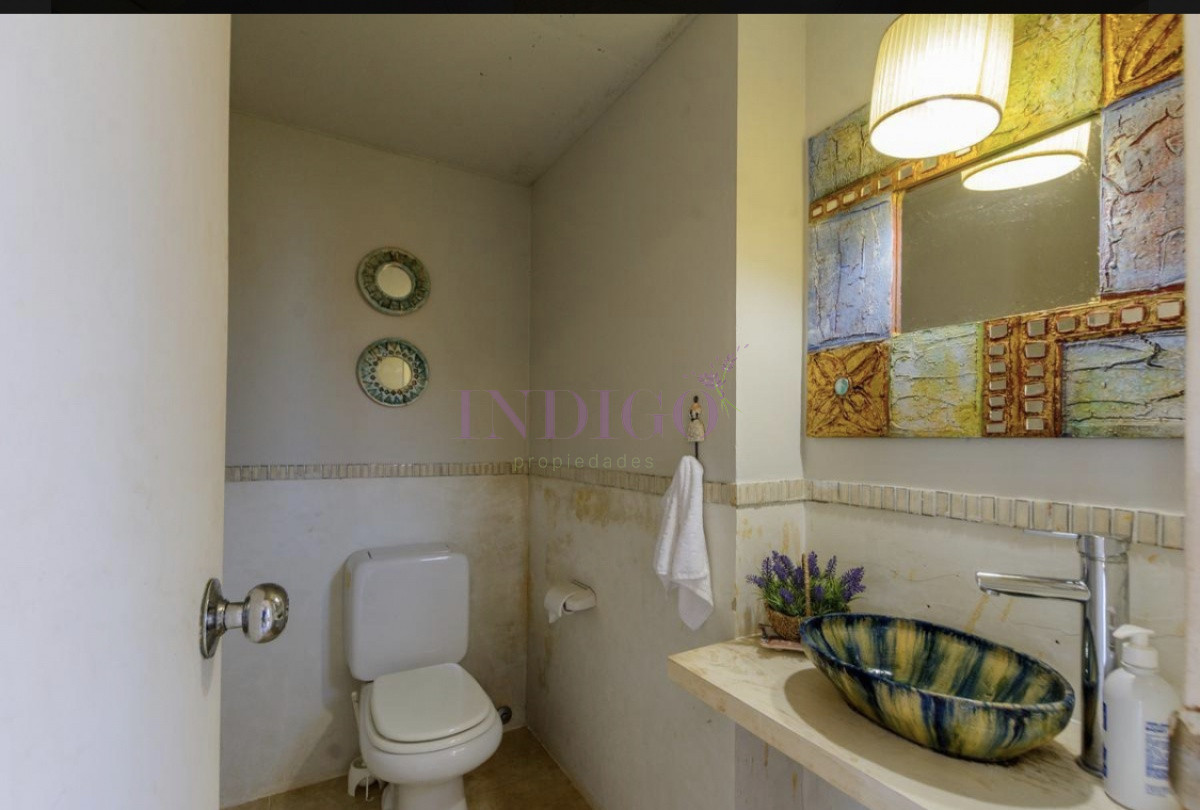 Casa Ref.347 -  Venta y alquiler Montoya, 3 dormitorios y pileta.