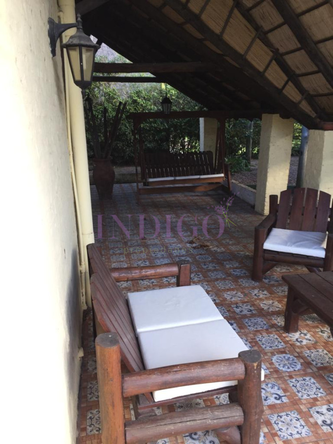 Casa Ref.838 - Casa en Venta, 3 Dormitorios, Piscina y Parrillero