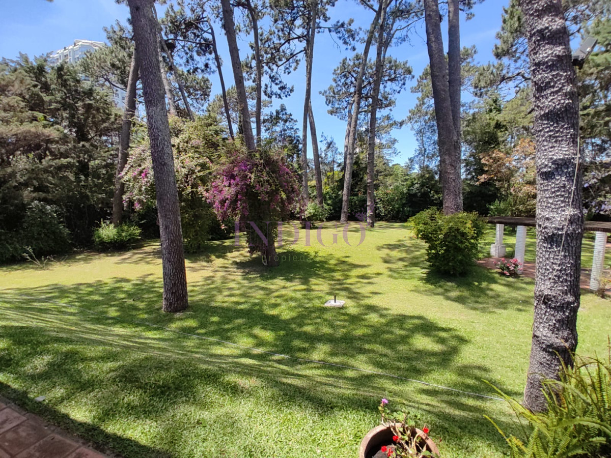 Casa Ref.774 - Hermosa y amplia casa en la mansa, Piscina y Parillero, parque cerrado y grande!
