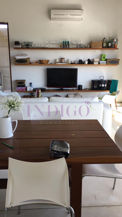 Casa Ref.511 - Punta Piedras en venta, excepcional propiedad construida por el arquitecto Martin Gomez.