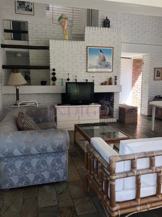 Casa Ref.401 - Excelente oportunidad de compra  en una de las zonas más tranquilas de Punta del Este