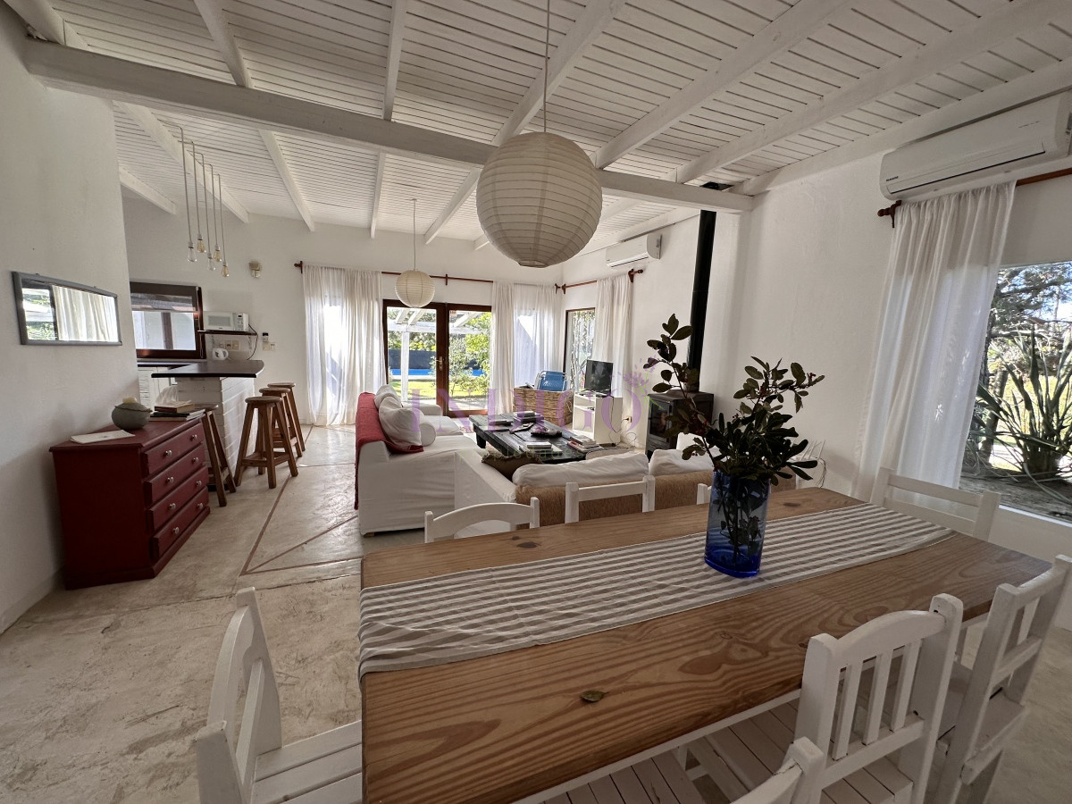 Casa Ref.485 - Casa venta en Montoya, 5 ambientes.