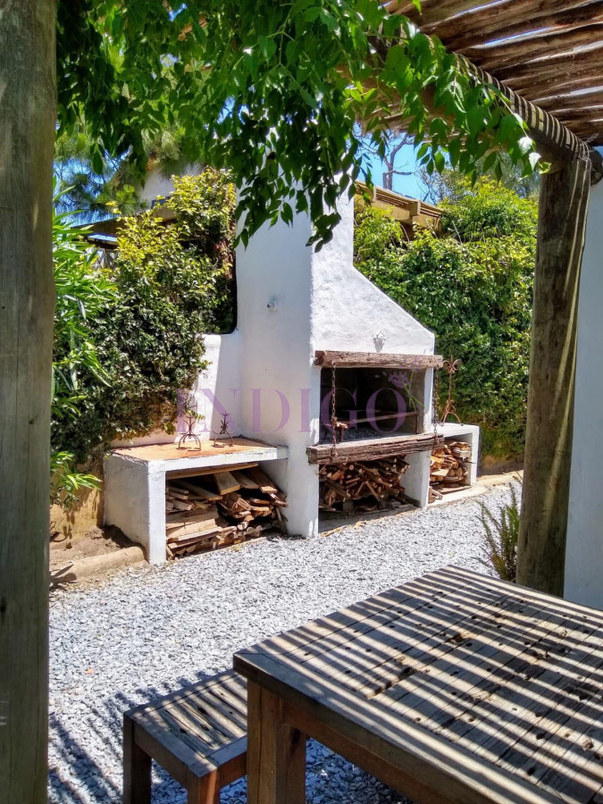 Casa Ref.180 - Casa en venta La Barra, 4 dormitorios , muy cerca de La Posta del Cangrejo.