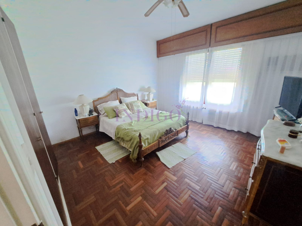Casa Ref.982 - Amplia casa en las paradas, vasto jardín con muy buen parrillero y a metros del mar! Ideal para veranear!