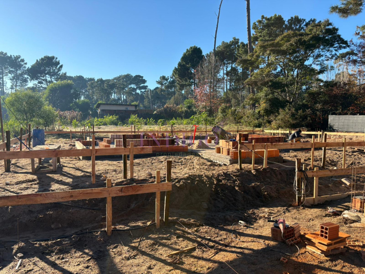 Casa Ref.1306 - En venta, con financiación bancaria, en pozo, entrega en 6 meses.