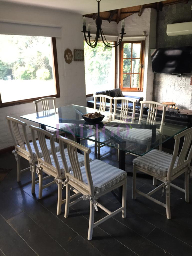 Casa Ref.838 - Casa en Venta, 3 Dormitorios, Piscina y Parrillero