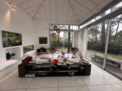 Laguna blanca, casa en alquiler y venta.