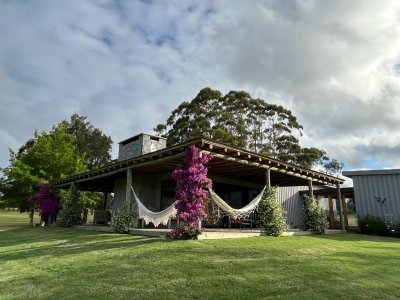 Casa en El Quijote, luminoso, amplio metraje con 4 dormitorios, buenos amenities y una zona muy tranquila!