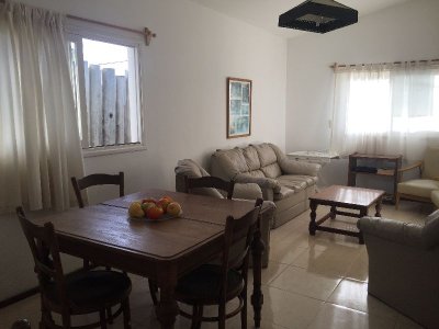 Casa en alquiler en Manantiales, 3 dormitorios .