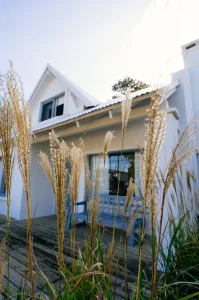 Casa 4 Dormitorios, 3 baños, piscina y parrillero, con dependencia!